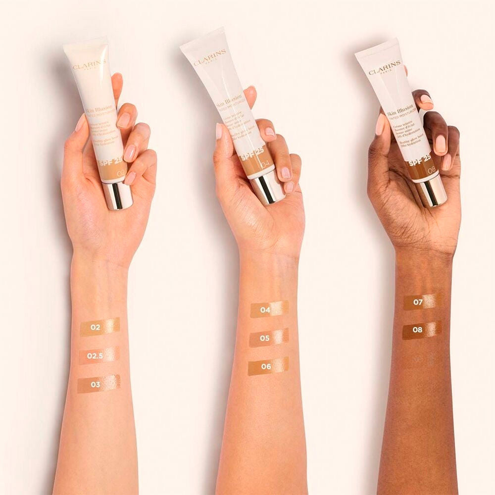 Clarins Skin illusion tinted moisturizer tratamento antienvelhecimento com cor e brilho fps 25 #04 40 ml