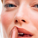 Clinique Bálsamo labial hidratante CHUBBY STICK com cor #Lots o' Latte 3 g