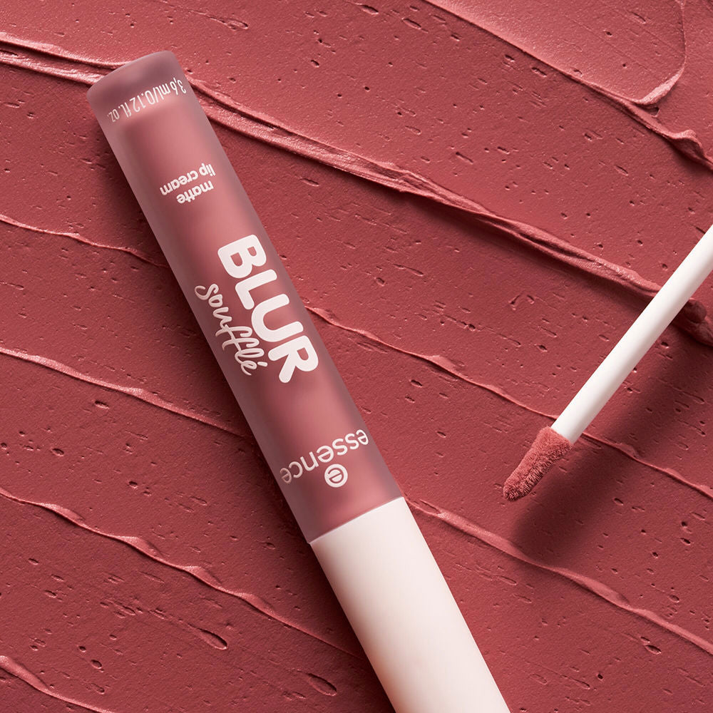Essence Batom cremoso fosco blur soufflé nº 06 - travesseiro falando 3,6 g