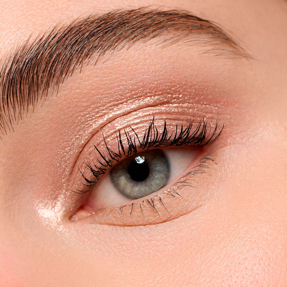 Essence Sombra para olhos monocromática perolada nº 02 - taupe sedoso 2 g