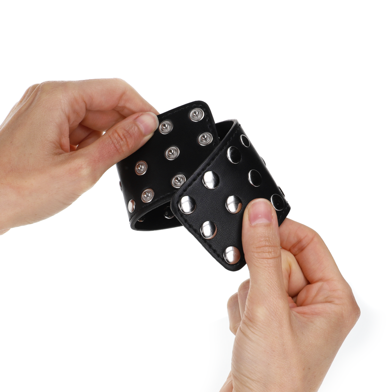Kink - Retenciones de Muñeca con Snap Fasten Completo de Remaches Negros Ajustables 19-24 cm X 5,5 cm