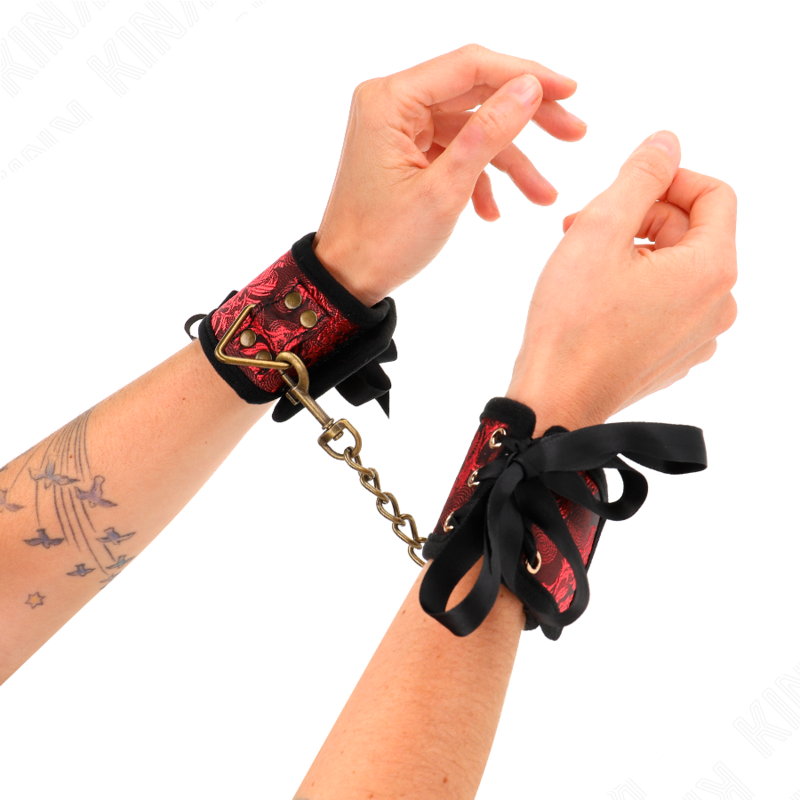 Kink - Almohadillas de Muñeca Scandal Rojo-Negro Detalles de Encaje 24,5 cm X 6,5 cm