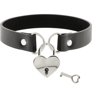 Coquette Chic Desire - Colar de Couro Vegano com Acessório de Coração com Chave