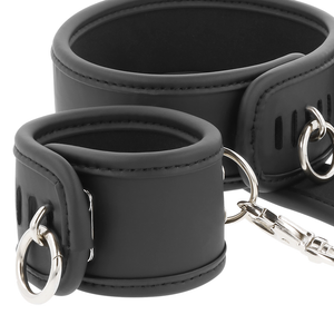 Fetish Submissive - Colar e Algemas de Couro Vegano com Forro de Noprene