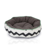 Beeztees Mukke Cama para Gatos Negro/Blanco Verde Detalles 45 x 45 x 12 cm
