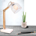 Lámpara de mesa de metal blanco y madera E28