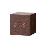 Despertador digital con efecto de madera HKH Cube