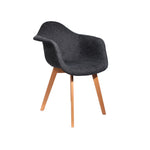 Silla Weave con brazos de tela negra